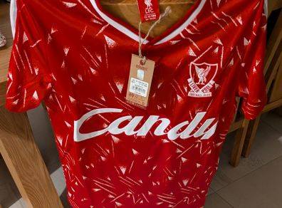 Reproduction retro Liverpool jersey