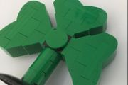 Exclusive lego 6501726 St. Patrick's day standing shamrock promo