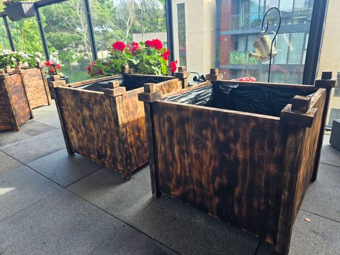 4 wooden planters