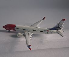 AeroClassics 1:400 Norwegian Air Shuttle B737 MAX 8 EI-FYA "Sir Freddie Laker"