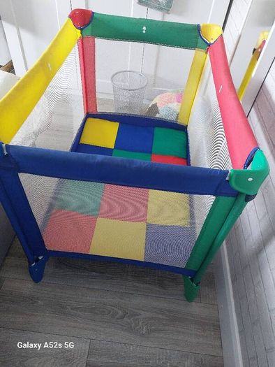 travel cot