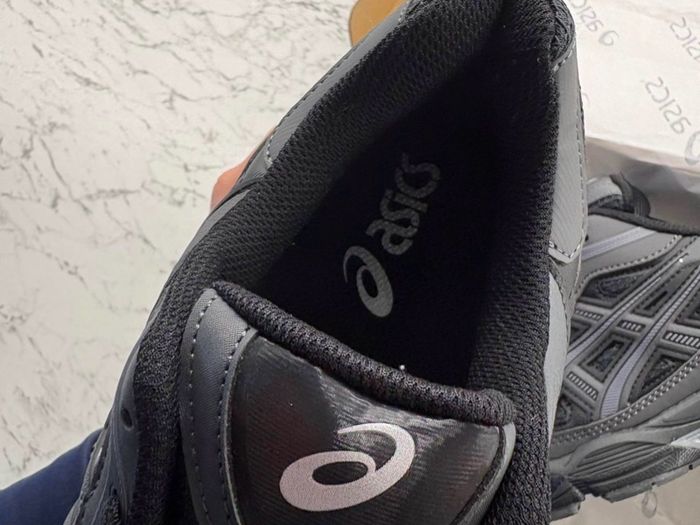 ASICS Gel NYC / Gel Quantum style trainers (black/grey)