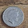 Great Britain UK 2014 One Pound Elizabeth II Coin, Royal Shield - free standard postage Image 2