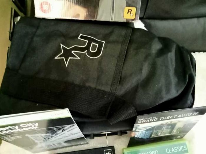 Grand Theft Auto IV Special Edition Xbox 360 - Complete Collector's Box Set