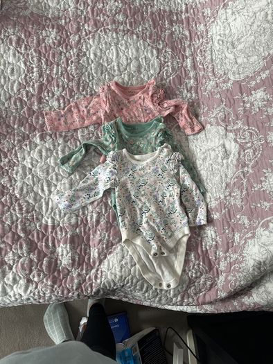 Baby girl wardrobe outfits 0-3 m snow onesies babygrows vests tops dresses hats blankie