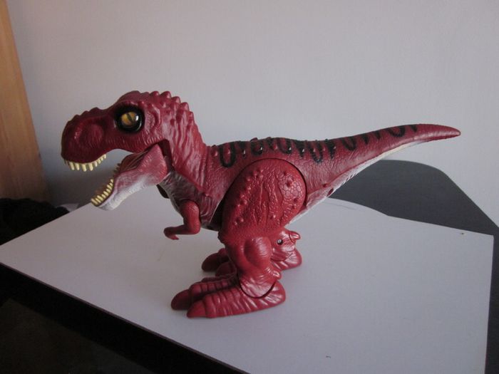 Zuru Robot Alive Dino War T-Rex Red Walks Roars Light Up
