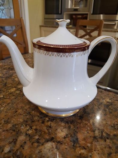 Paragon 'Holyrood' Teapot.