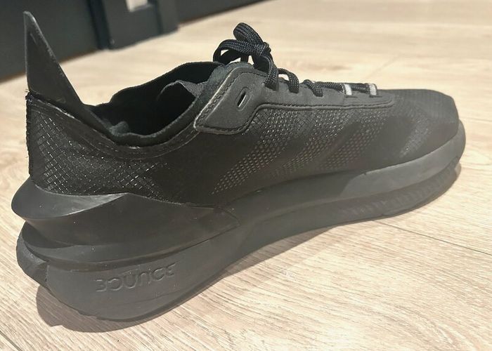 Adidas Bounce black trainers - EU 43