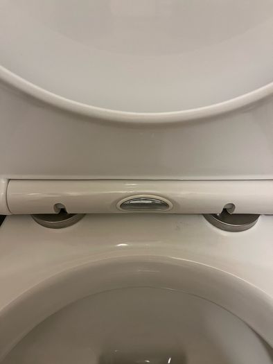 New Toilet seat X 2