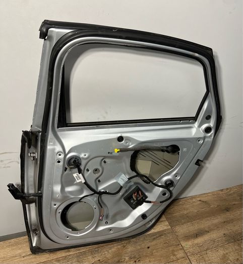 Audi A6 C7 4g 2012-2018 Saloon Offside Driver Side Rear Right Door In Silver Colour Lx7w