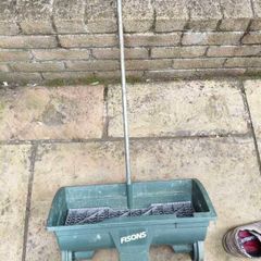 Fisons Push Lawn Seed & Fertiliser Spreader