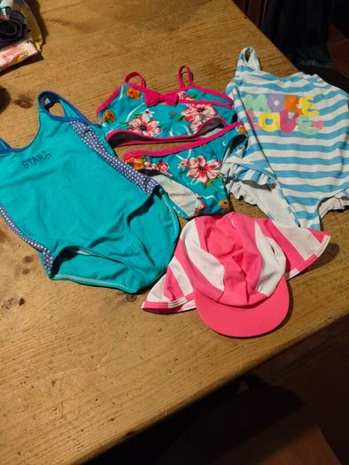 Girls age 4, Swim suits, Bikini, Dunne Stores.