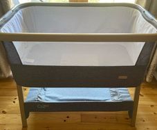 Bedside co-sleeper baby crib