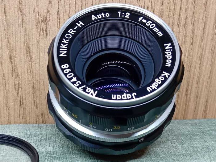 Nikon Nikkor-H Auto 1:2 F-50mm