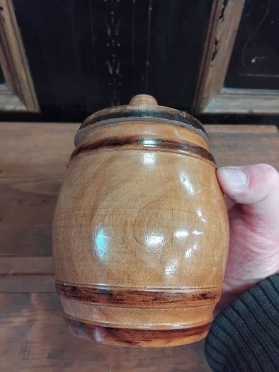 Vintage wood container 8