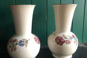 vase a pair