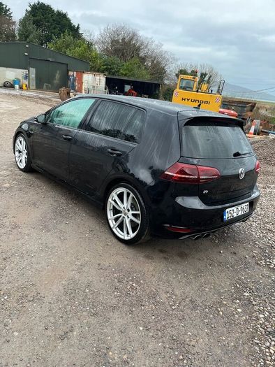 Volkswagen golf r