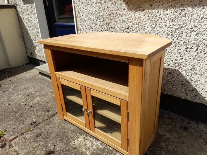 Tv Stand // Free