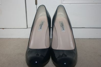 LK Bennett Navy Patent Round Toe Court Shoes Like New - EU 39/U.K. 6