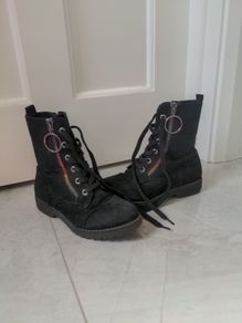 Girls boots