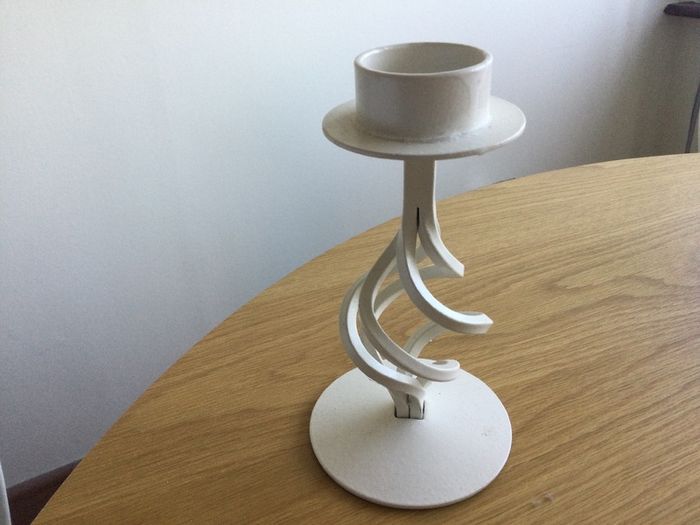 Tea light holder