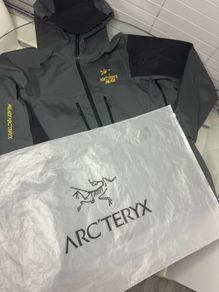 ARC'TERYX  x Palace SV jacket