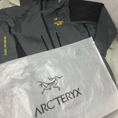 ARC'TERYX  x Palace SV jacket