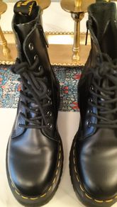 dr marten boots size 6