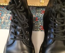 dr marten boots size 6
