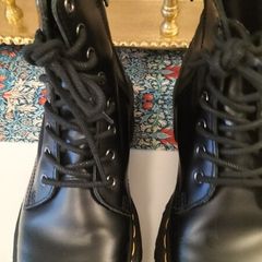 dr marten boots size 6