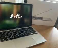 Apple macbook pro 13"