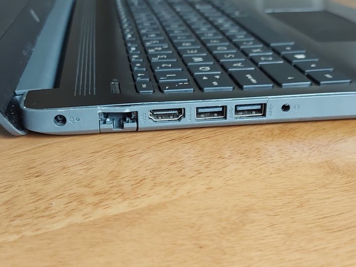 HP 15.6 inch Laptop, Model 15-db0521sa, AMD A6-9225 Radeon R4, 5 Compute Cores 2C + 3G, 2.6GHz, 4GB Ram, windows 10, Microsoft Edge, Chrome and VLC