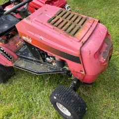 Ride on lawnmower