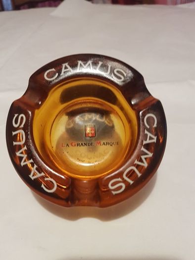 camus chatelle Napoleon cognac brandy french ashtray extremely rare ,,prefect condition collectors item price includes post to anywhere in ireland thank you, by certificate proof of post, thank you