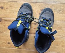 Decathlon Kids high-rise, waterproof hiking boots UK 4 EU 37, MH900 - Blue