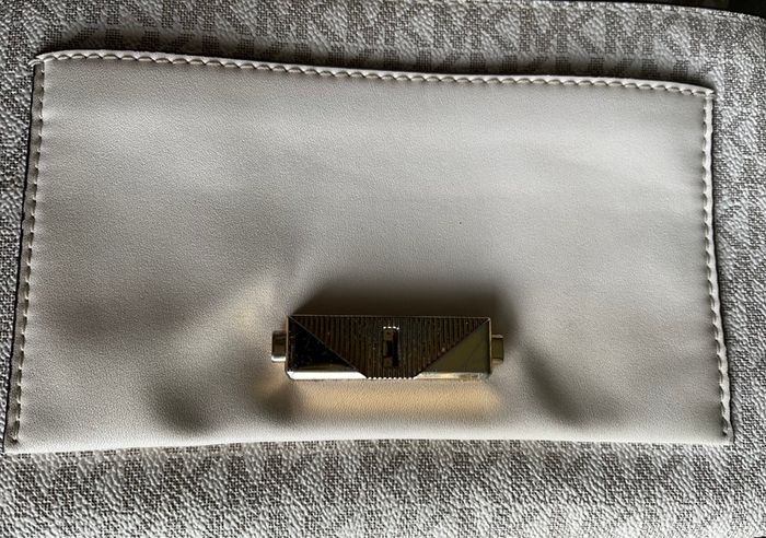 Micheal kors  Cece Medium logo shoulder bag