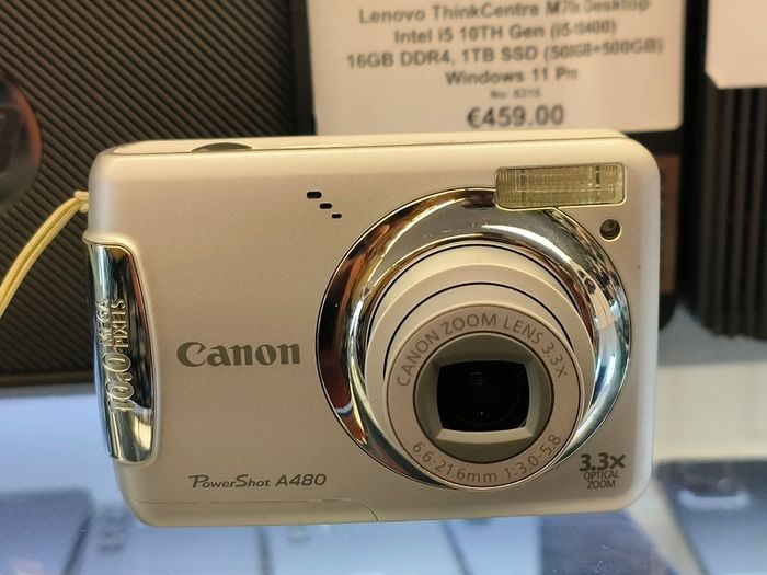 Canon PowerShot A480 10 MP Digital Camera with 3.3x Optical Zoom and 2.5-inch LCD/ Used