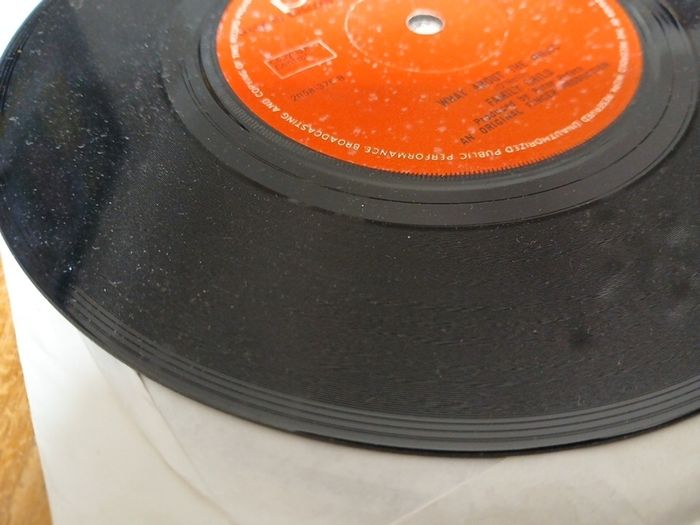He Family Child 7" Irish Press