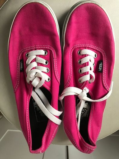 ladys trainers vans.