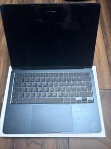2024 MacBook Air 13 256GB  Barely Used
