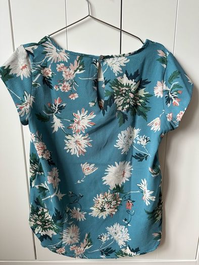 Only women ladies top, t-shirt, like new, immaculate condition, barely used