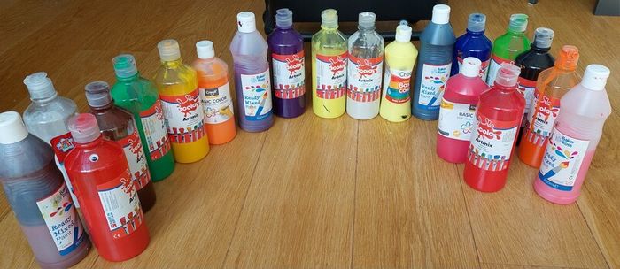19 Mixed paints Baker Ross