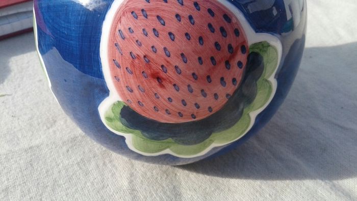 vase Strawberry design