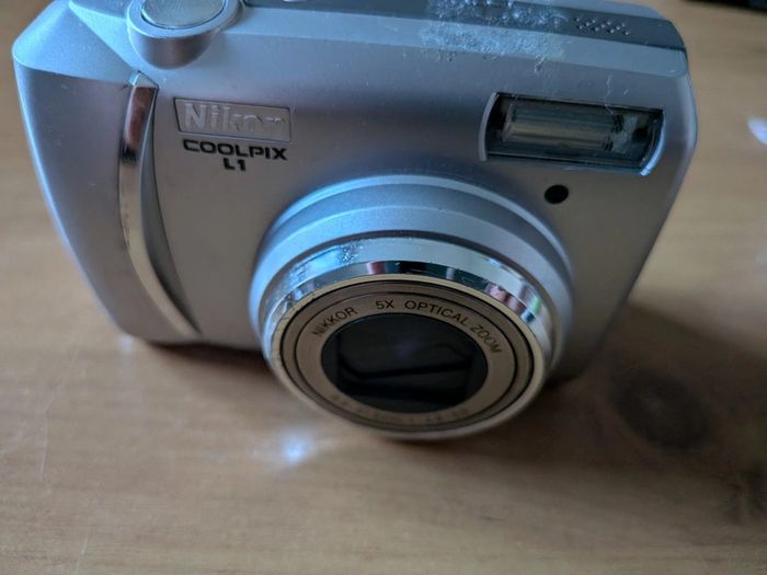 Nikon Coolpix L1 6.0 MP Digital Camera Silver