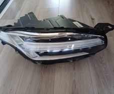 Volvo XC90 (2015+) Driver Side Active Matrix LED Headlight - RHD (32228691)