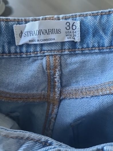 Stradivarius Jeans Size 8
