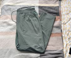 Lululemon Men's Army Green Joggers Large