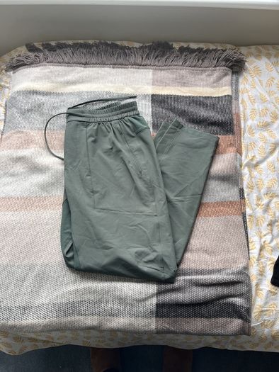 Lululemon Men's Army Green Joggers Large
