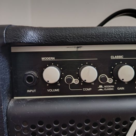 Marshall MB15 Bass Amp