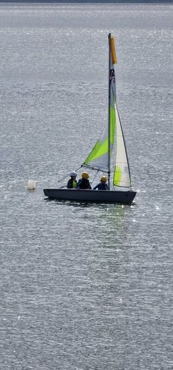 Dinghy 's